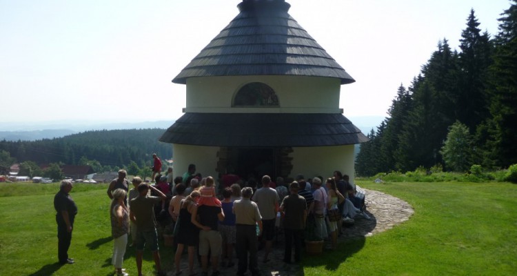 Malé ohlédnutí za tradiční poutí sv. Antonína na Javorníku 2015