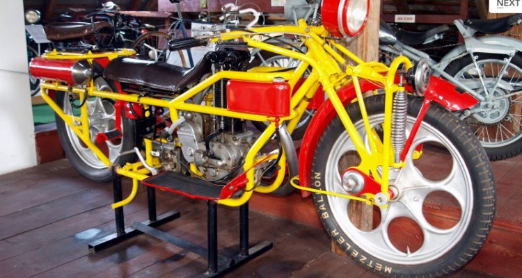 Muzeum motocyklů s expozicí české hračky