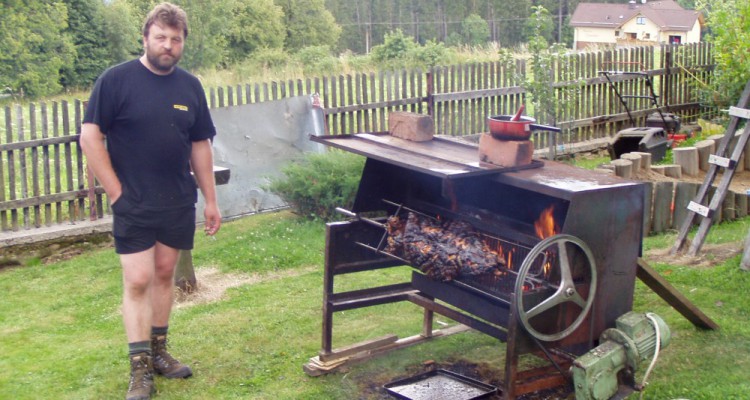 možnost opékání na grilu